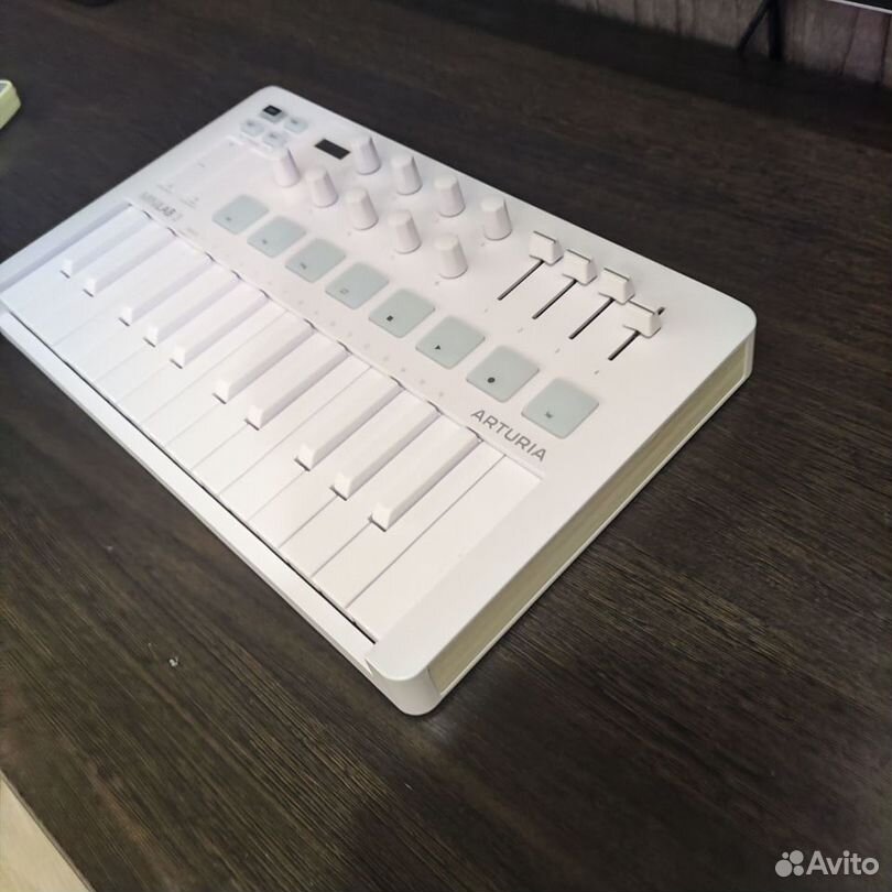 Arturia minilab 3 alpine white