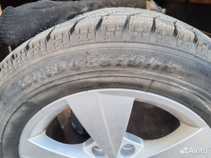 Bridgestone Blizzak VRX 205/60 R16