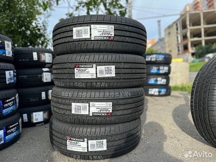 Yokohama BluEarth-XT AE61 215/65 R16 98H