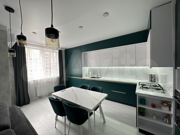 3-к. квартира, 90 м², 13/16 эт.