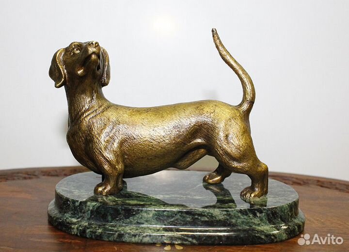 Собака. Бронза. Камень