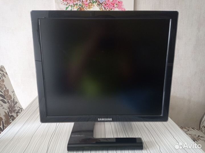 Монитор Samsung SyncMaster 971P