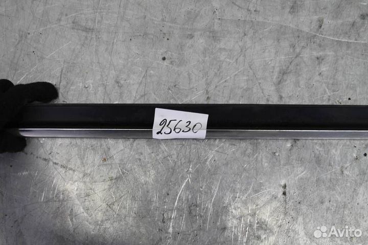 Молдинг стекла передней левой двери Audi A6(C7)