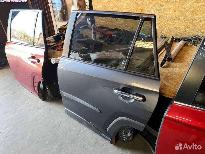 Дверь задняя левая Toyota Rav4