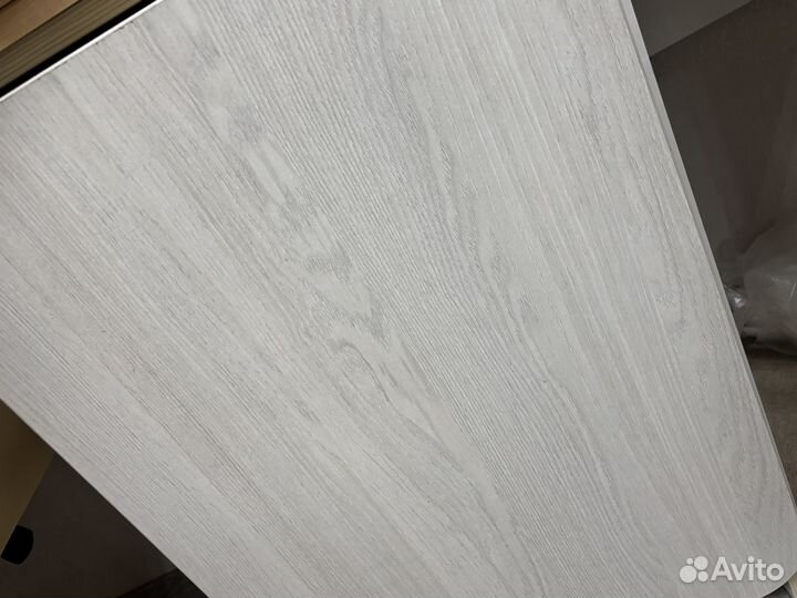 Маникюрный стол складной