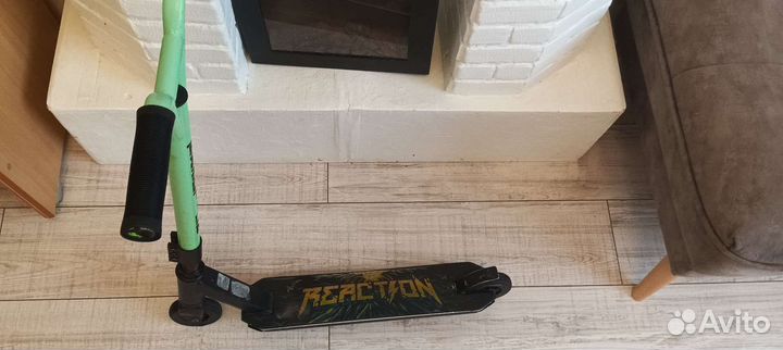 Трюковой самокат reaction