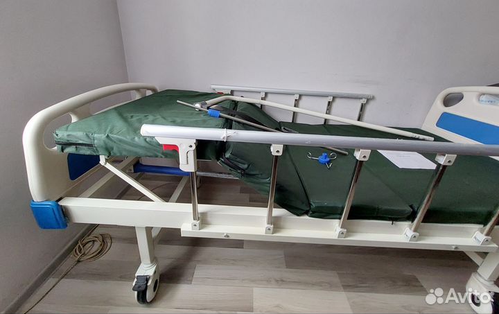 Медицинская кровать для лежачих больных