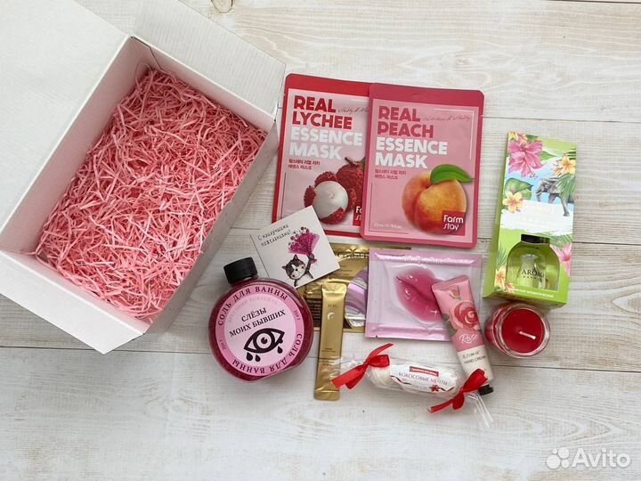 Подарочные наборы боксы для девушек