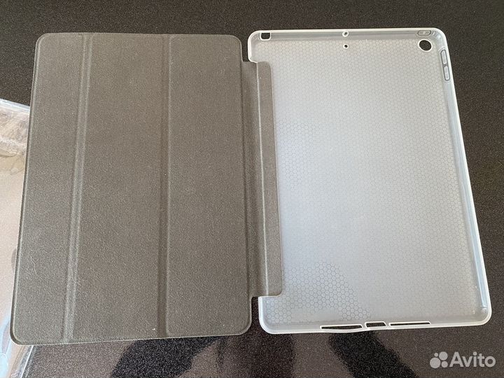 Чехол на iPad 10.2