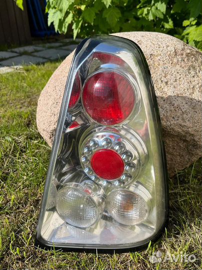 Светодиодный задний правый фонарь Renault Logan