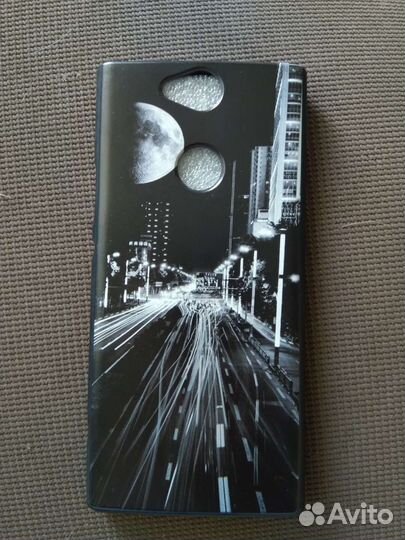 Чехлы на телефон