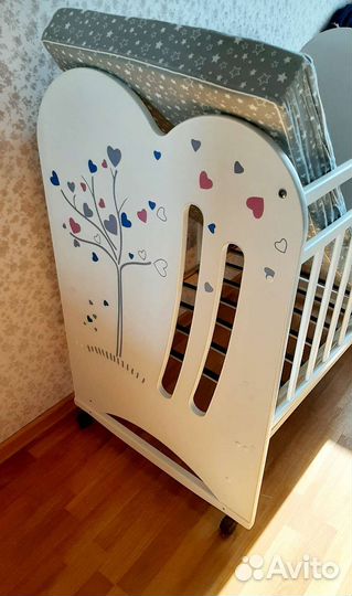 Детская кроватка