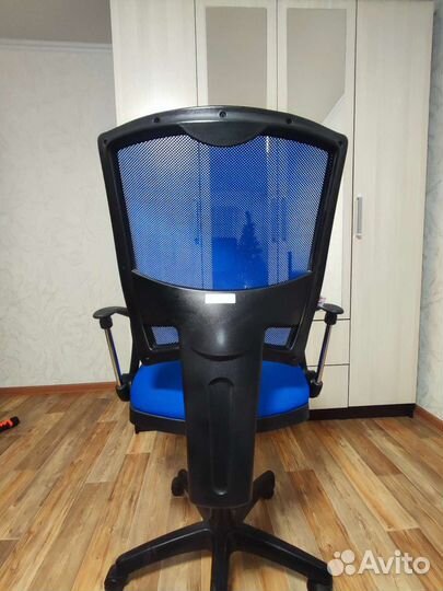 Компьютерное кресло руководителя в отличном сост
