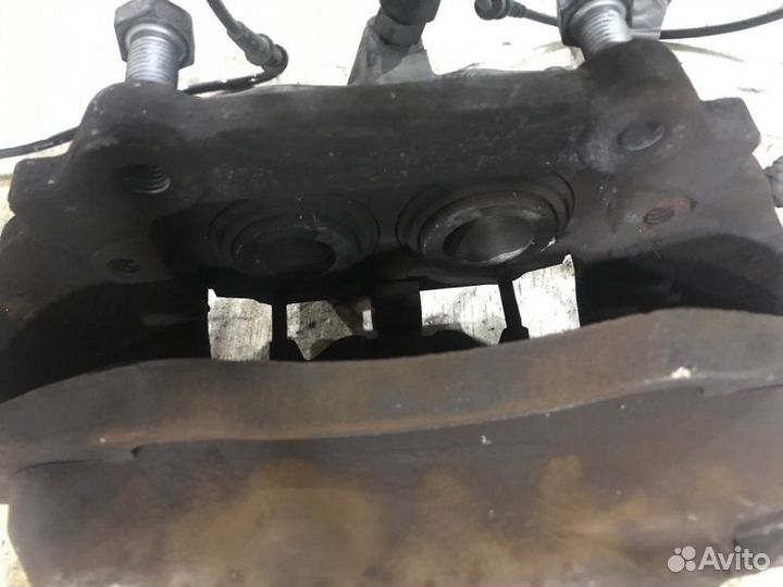 Суппорт передний Mercedes-Benz E-Class W211