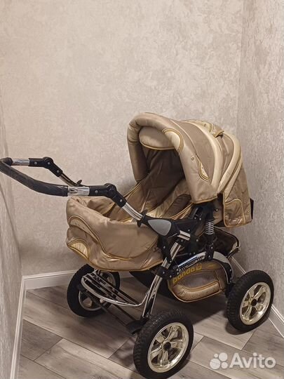 Прогулочная коляска с надувными колесами