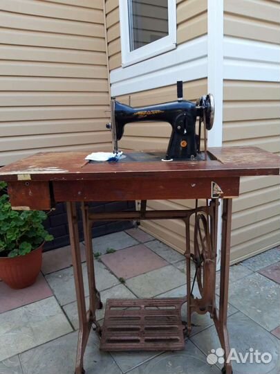 Швейная машина подольская