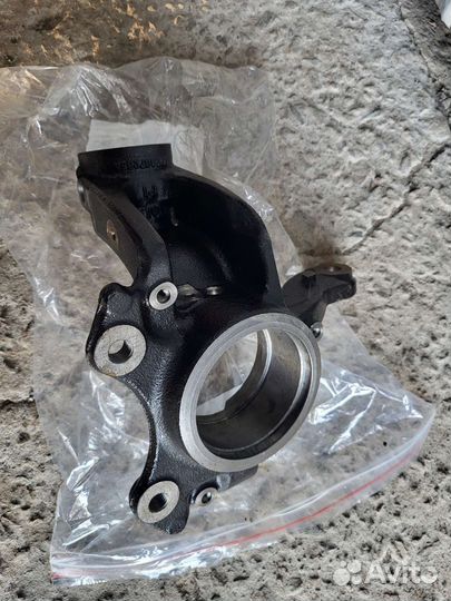 Polo rapid fabia кулак поворотный левый