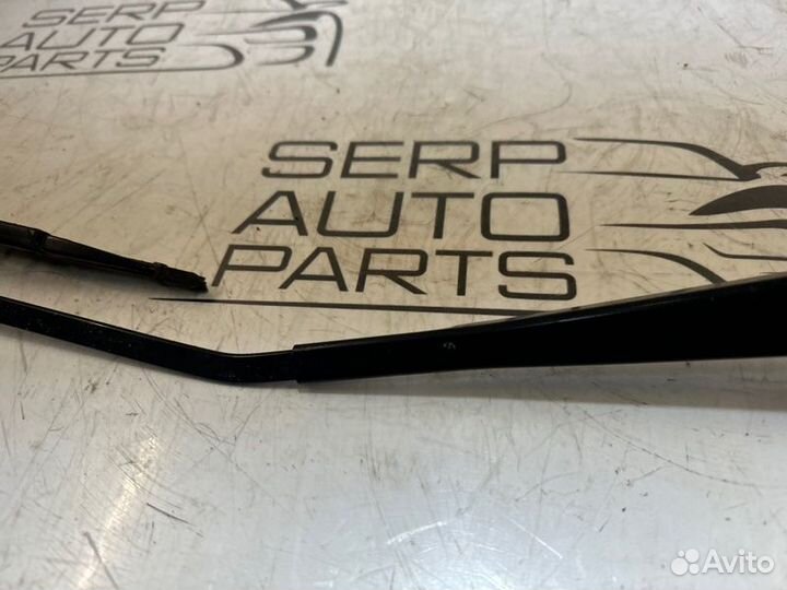 Поводок дворника правый Hyundai Solaris 5P G4FC