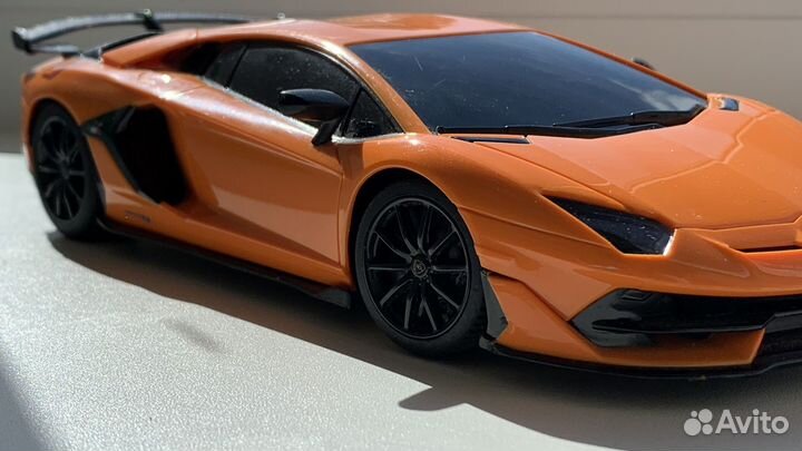 Радиоуправляемая машинка Lamborghini Aventador SVJ