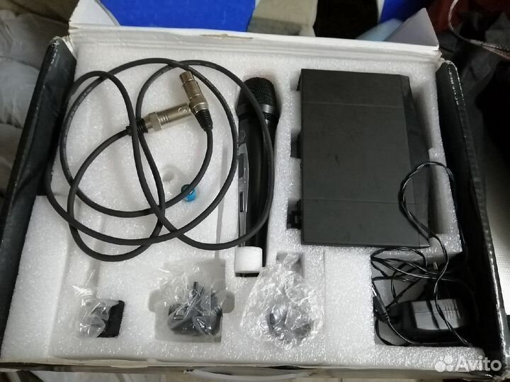 Микрофон akg perception wireless 45