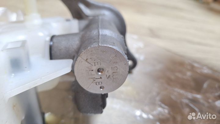 Главный тормозной цилиндр Киа рио