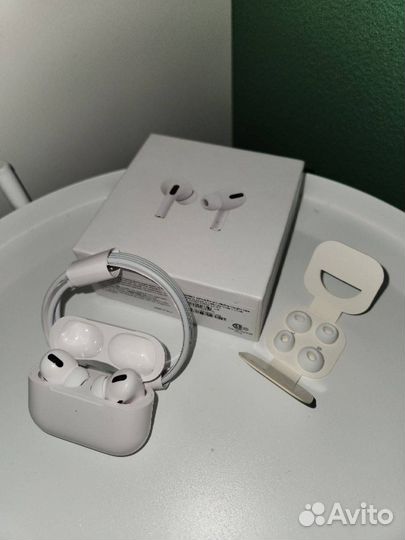 Наушники Airpods