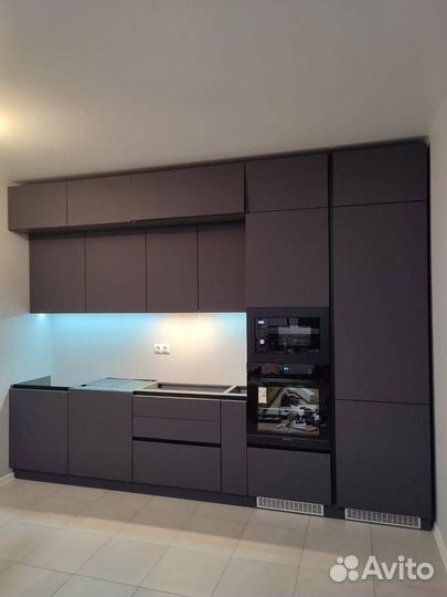 Кухонный гарнитур новый прямой черный матовый без