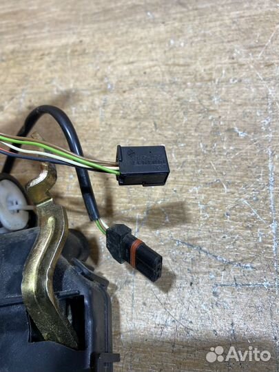 Замок передней левой двери Mercedes CLK W209 ZD41