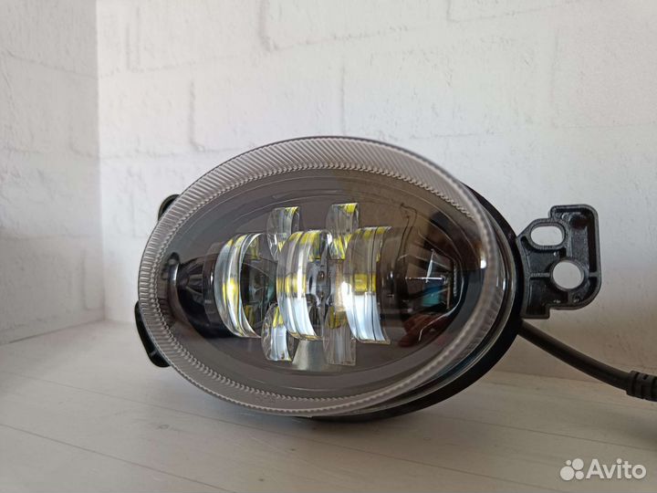Мощные противотуманные фары на Мерседес 140Вт