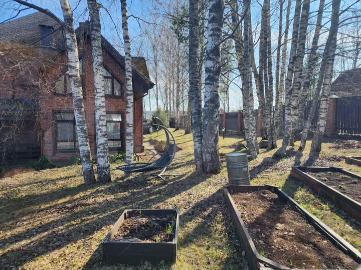 Коттедж 250 м² на участке 15 сот.