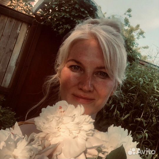 Кассир в столовую, администратор в отель