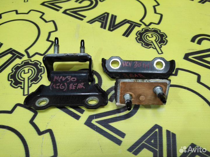 Петли багажника Toyota Harrier MCU30 1mzfe 2004.09