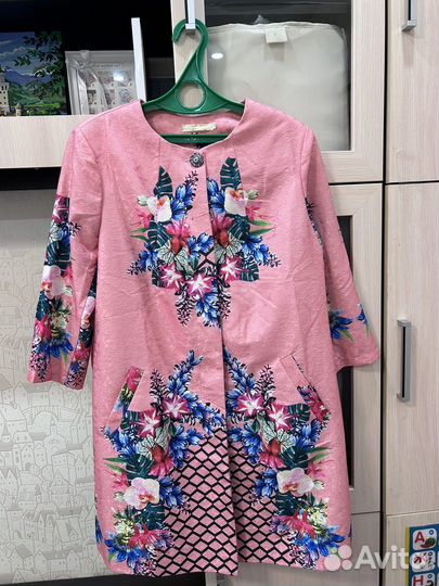 Плащ женский халатик розовый стильный