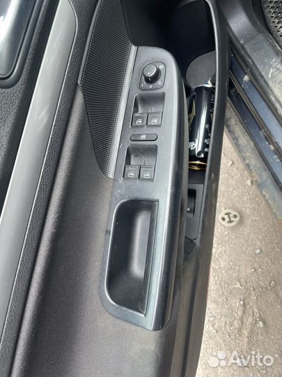 Блок стеклоподъемников Volkswagen Jetta