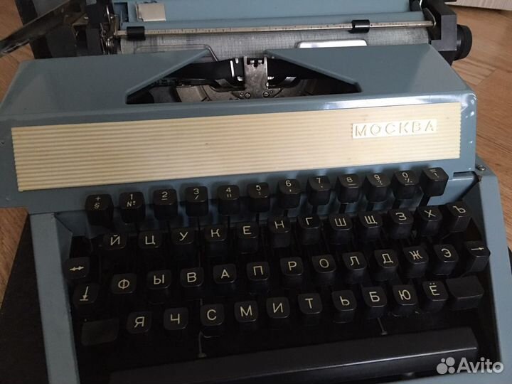 Пишущая машинка москва8м. Раритет