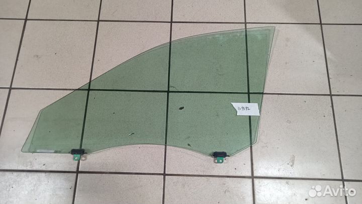 Стекло передней правой двери Камри XV30