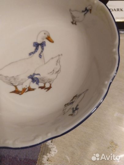 Салатик круглый Thun 1794 a.s.Гуси 16 см. Чехия