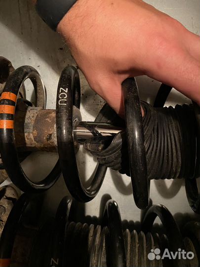 Передние амортизаторы в сборе и задние пружины