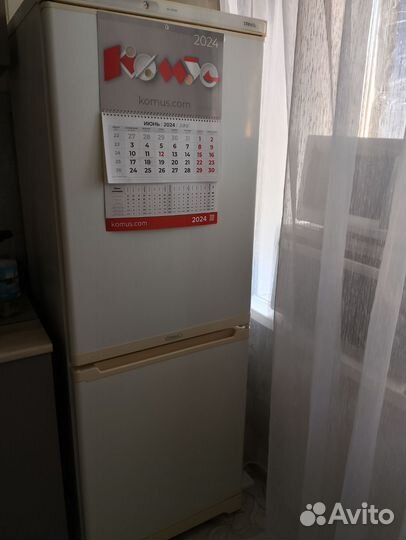 Холодильник бу Стинол