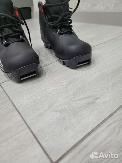 Лыжные ботинки детские размер 35-36