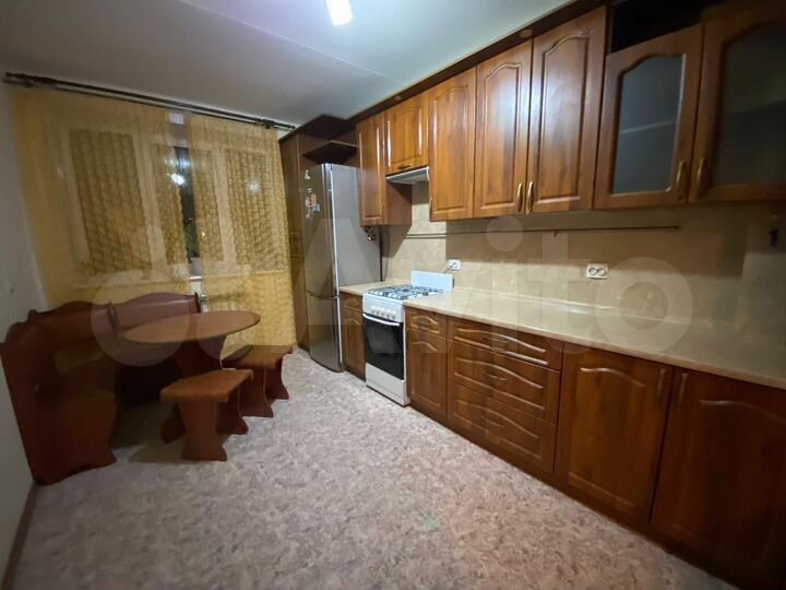 2-к. квартира, 65 м², 6/10 эт.