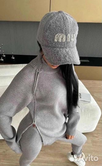 Костюм женский