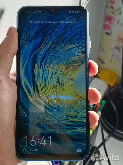 Телефон Honor 10i