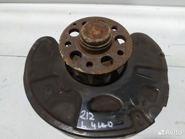 Цапфа/кулак поворотный передний левый Mercedes-Ben