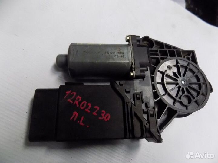 Моторчик стеклоподъемника Passat B5 2000-2005