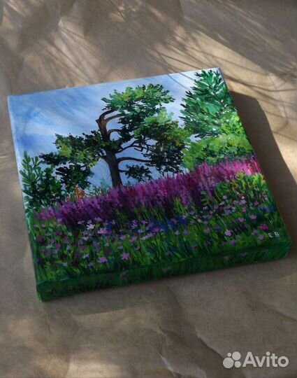 Картина акрилом на мольберте