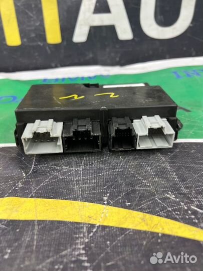 Блок управления дверьми Kia Carnival 3 2.2 D4HB