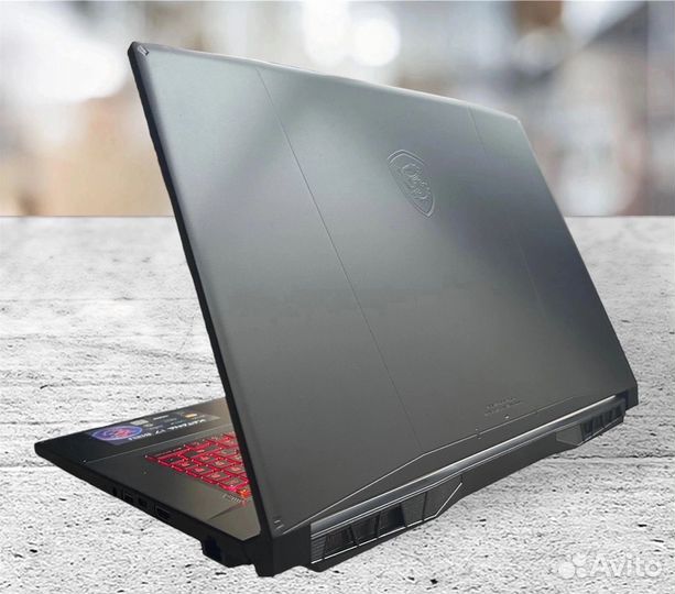 Продам Большой Ноутбук MSI Katana 17.3 2024