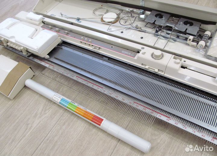 Новая вязальная машина Brother KH891