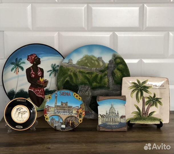 Коллекция тарелок из разных стран и городов